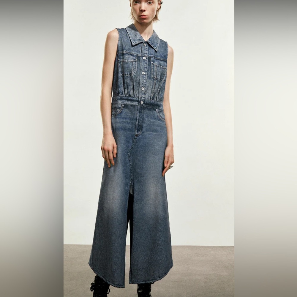Urban Revivo Split hem sleeveless denim dress